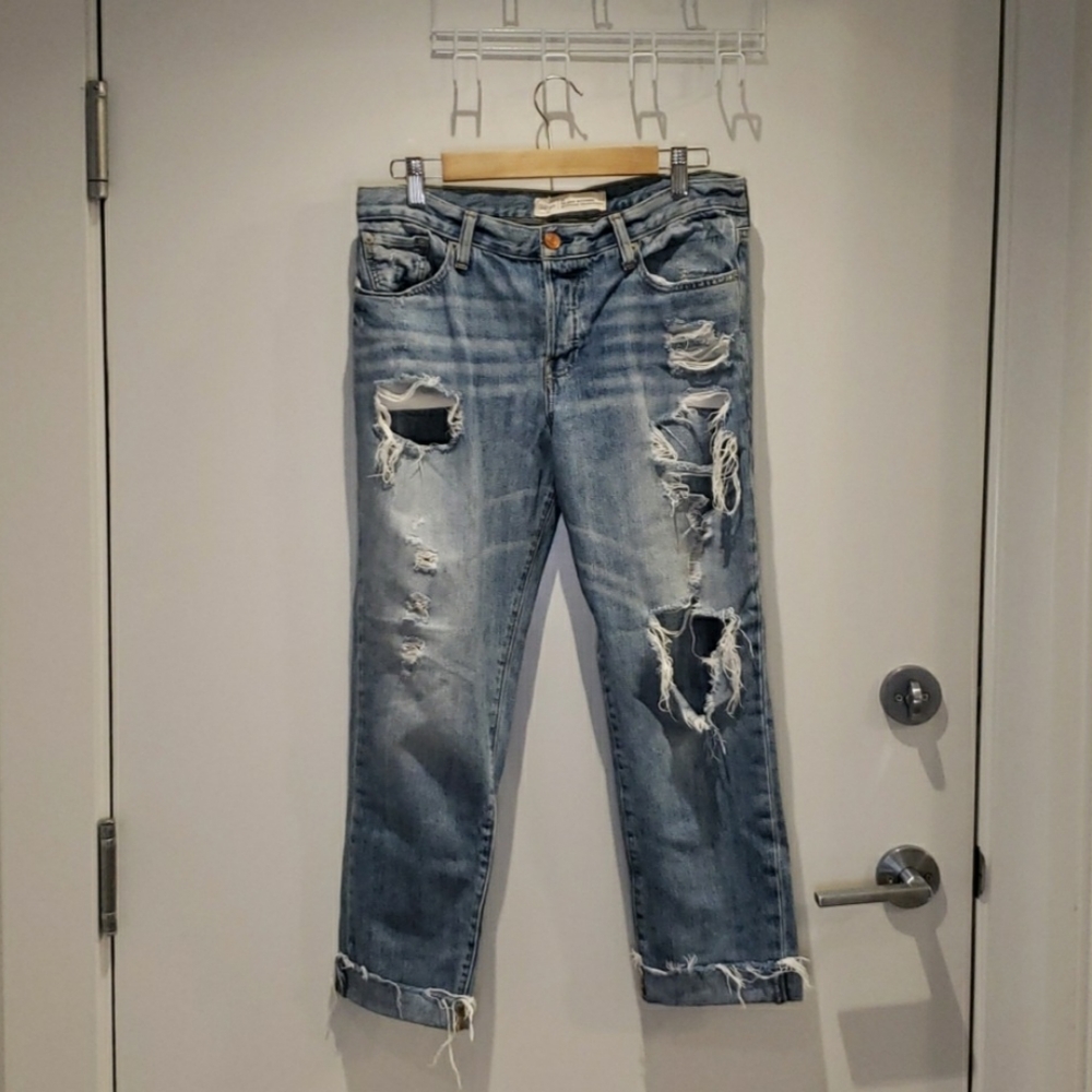 Gap Distressed Boyfriend Jeans – sz 28